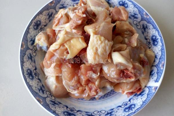 红烧鸡块烧土豆的做法图解1