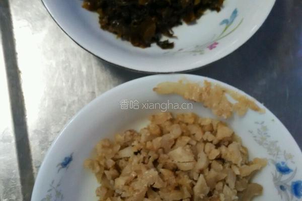 酸菜油渣酱的做法图解1