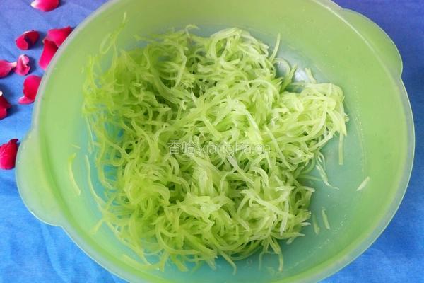 腊肠凉拌莴苣的做法图解10