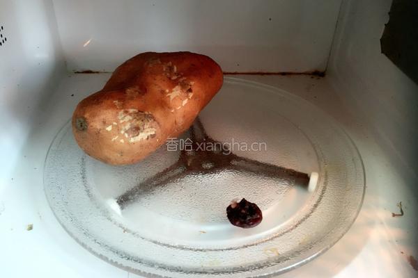 微波炉烤红薯的做法图解4