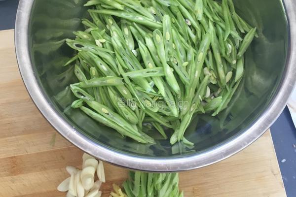 炒芸豆的做法图解2