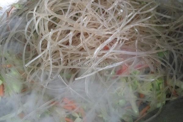 卷心菜炒粉丝的做法图解4