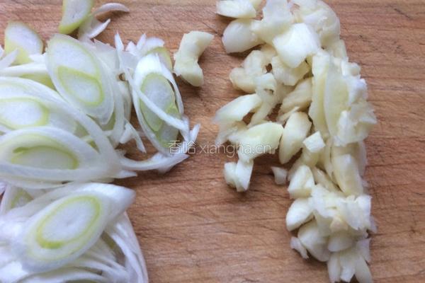 家常土豆炖茄子的做法图解3