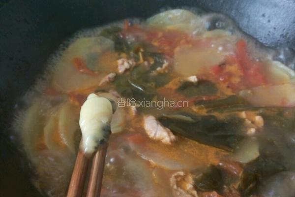土豆番茄海带汤的做法图解7