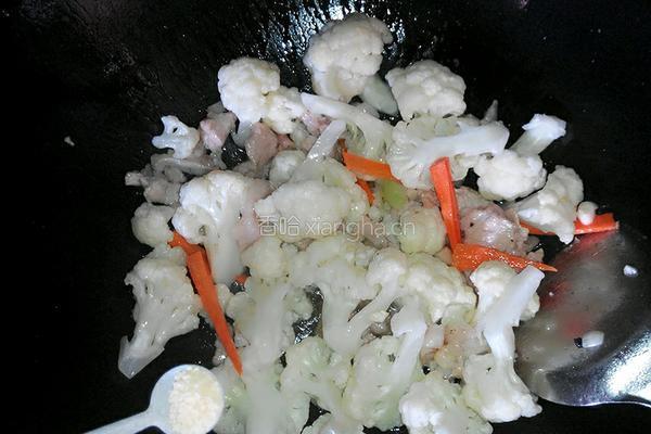 素炒菜花的做法图解8