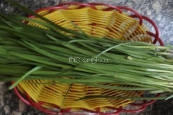 韭菜猪肉开口锅贴的做法图解1