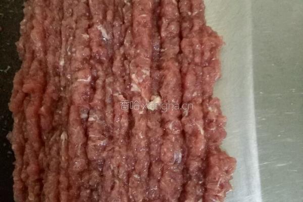 牛肉辣椒酱的做法图解1