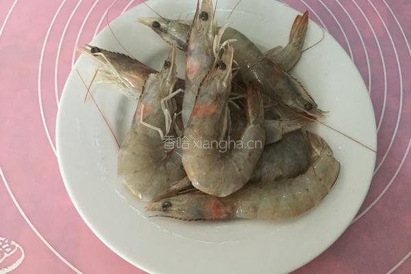 蒜蓉开片虾的做法图解1