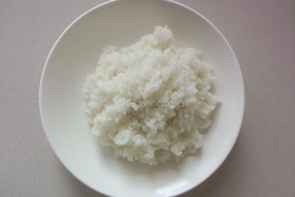番茄蛋炒饭的做法图解1