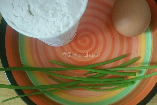 煎蛋葱油饼的做法图解1