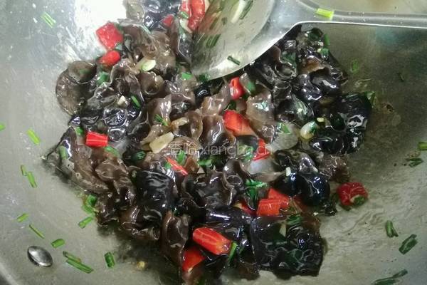 泡椒木耳的做法图解11