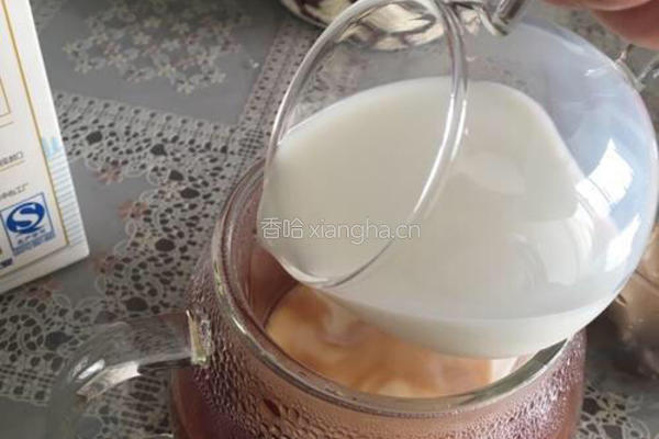 自制港式奶茶（重新上传）的做法图解2