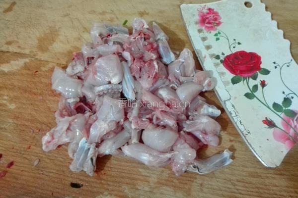 红烧牛蛙的做法图解2