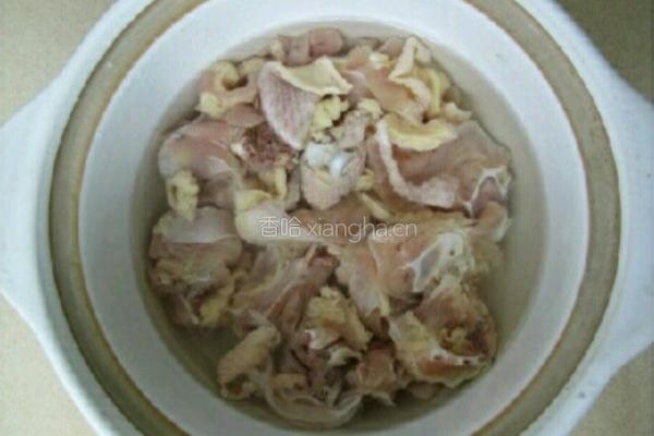 土豆焖鸡肉的做法图解3