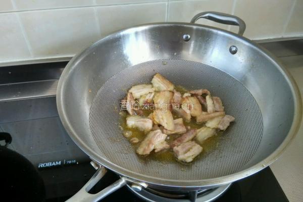 菜花木耳炒肉的做法图解7