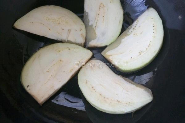 葱伴侣酱烧茄子的做法图解2
