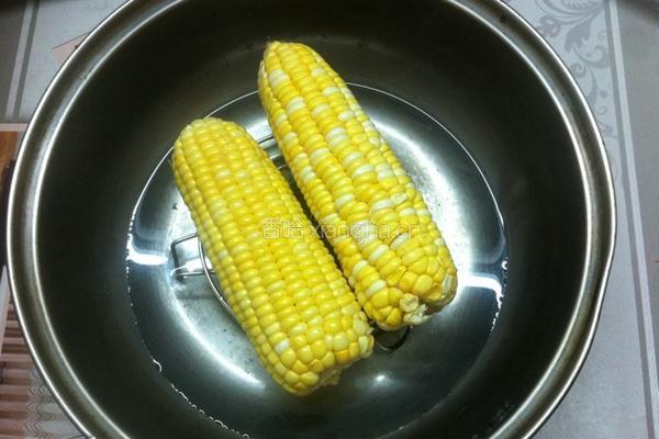 蒸玉米的做法图解2
