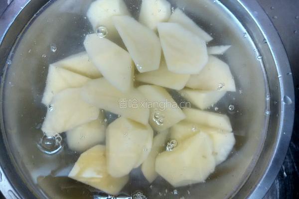 土豆烧茄子的做法图解3