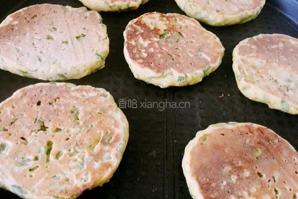玉米面菜饼子的做法图解7