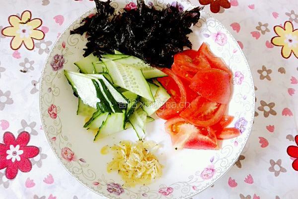 紫菜虾皮汤的做法图解2