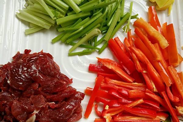 家常炒牛肉的做法图解2