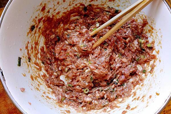 糖果蒸饺（芹菜猪肉馅儿）的做法图解5