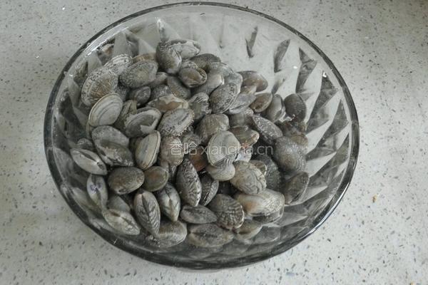 葱香蛤蜊肉的做法图解1