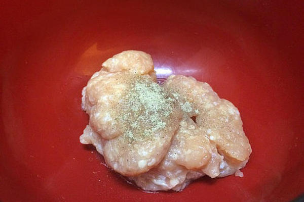 鲜虾鸡肉丸子汤的做法图解3