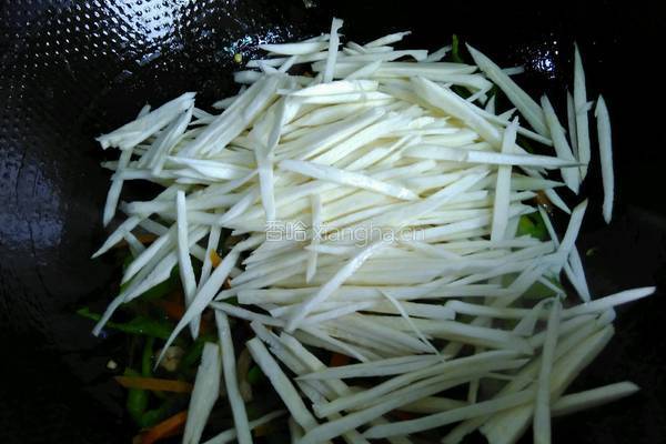 青椒茭白炒肉丝的做法图解5