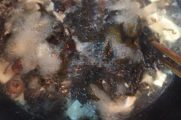 香菇豆腐汤的做法图解2