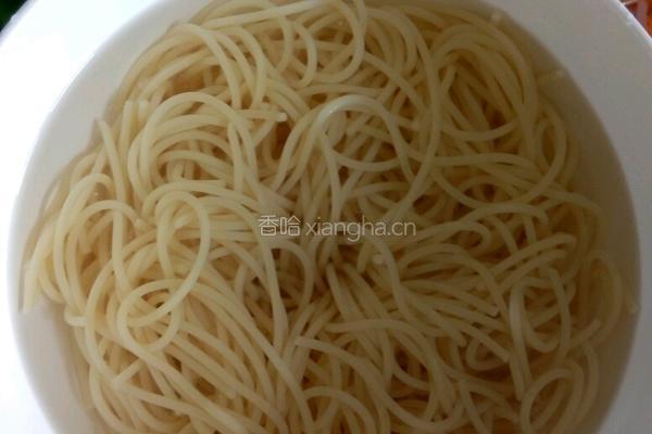 番茄火腿黑胡椒意面的做法图解5