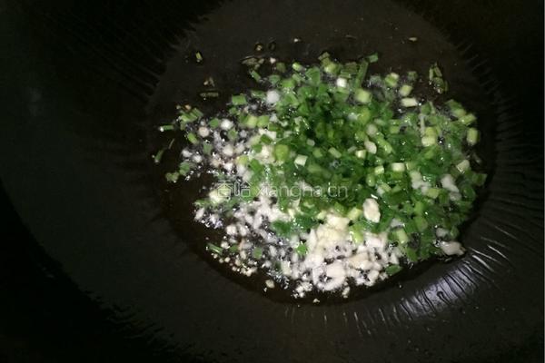 豆芽炒韭菜的做法图解2