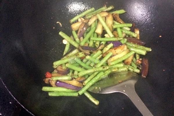 长豆烧茄子的做法图解10