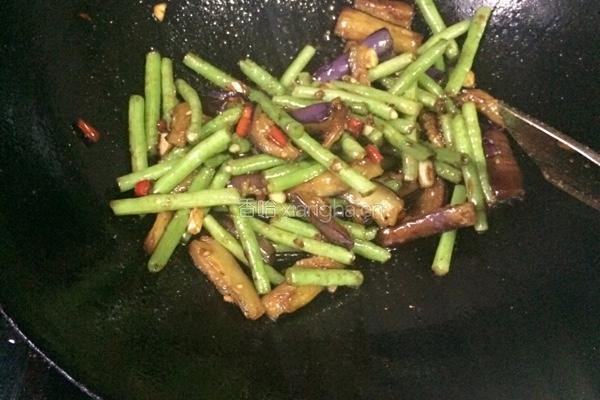 长豆烧茄子的做法图解11