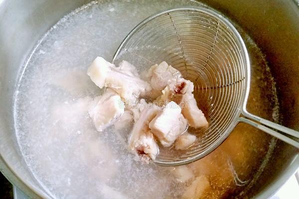 干贝排骨粥的做法图解1