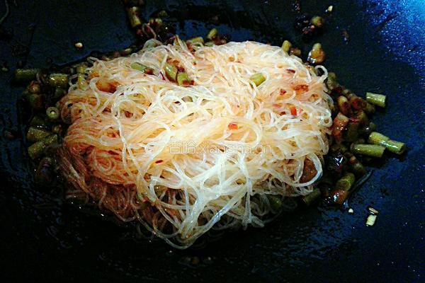 酸辣白菜粉丝的做法图解6