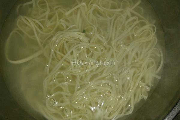 凉拌蛋丝凉面的做法图解1