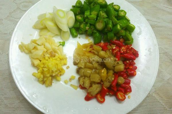 酸豆角炒鸡杂的做法图解4