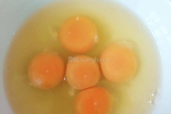 平底锅鸡蛋卷的做法图解1