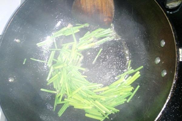 韭菜花炒蛋的做法图解6