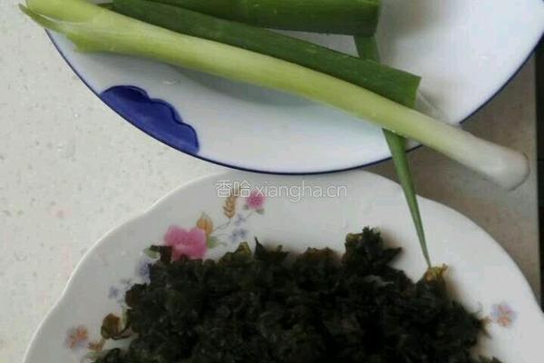 地皮菜炒鸡蛋的做法图解1