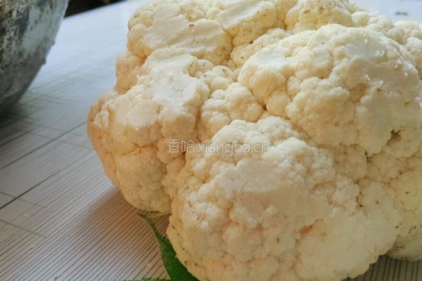 西红柿炒花菜的做法图解1