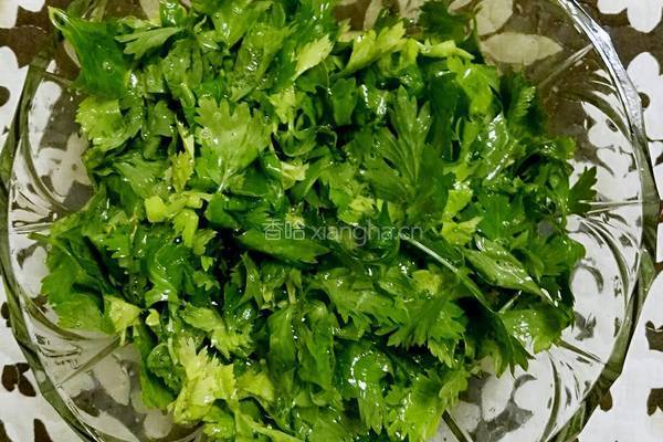 芹菜叶炒鸡蛋的做法图解3