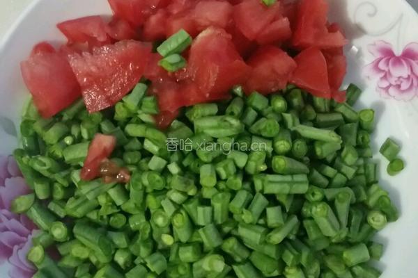 西红柿豆角凉面的做法图解1