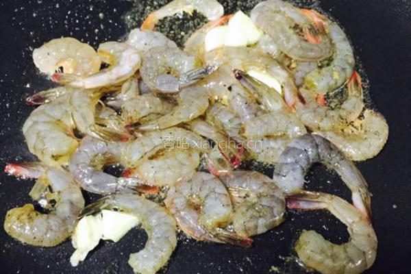 西兰花炒虾球的做法图解6