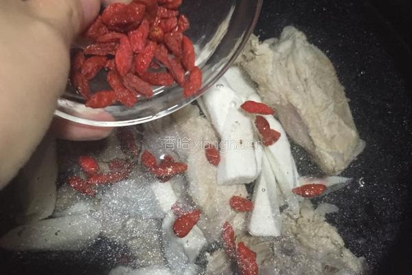 山药枸杞骨头汤的做法图解9