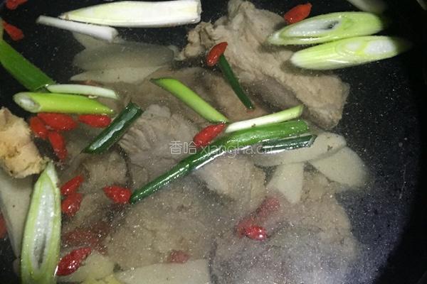 山药枸杞骨头汤的做法图解10