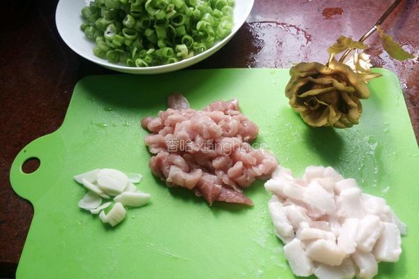 菜根炒肉的做法图解2
