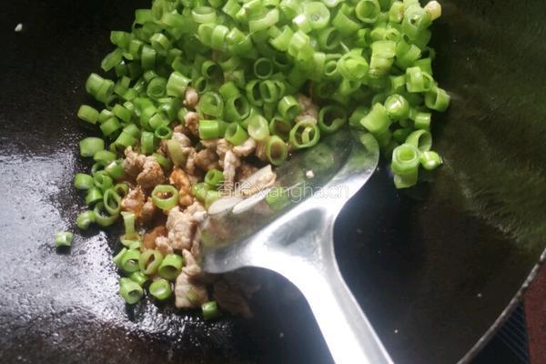 菜根炒肉的做法图解5