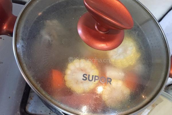 玉米胡萝卜山药排骨汤的做法图解8